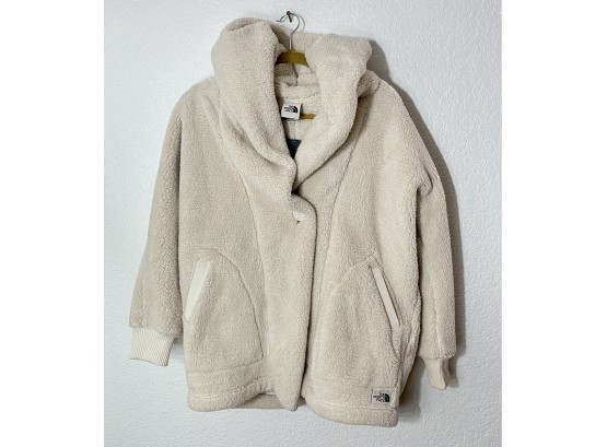 The North Face Cream Colored Campshire Fleece Wrap. Size Xs/s