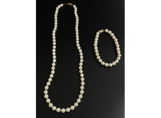 REAL Pearl Necklace And Bracelet With 14K Gold Clasps.
