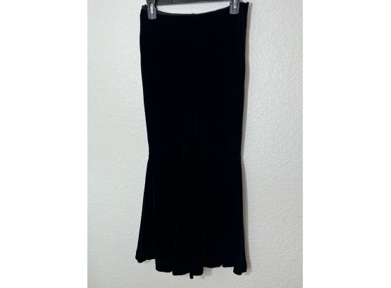 Ralph Lauren Long Black Zip Up Velvet Skirt, Womens Size 4P (35 Inches Long)