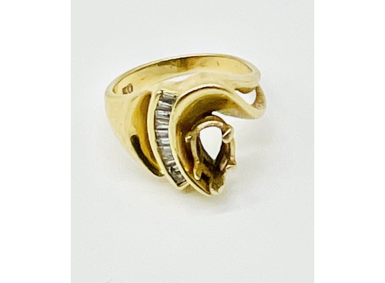 14 Karat Gold And Diamond Ring . Gemstone Is Missing From The Setting. Total Weight 6.94 G