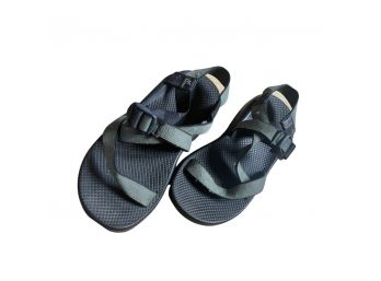 Mens Chacos, Size 9.5 With Green Straps! In Great Condition!!!