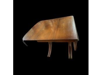 Beautiful Dark Wood Dining Table With Pull Up Leaf Extenders!