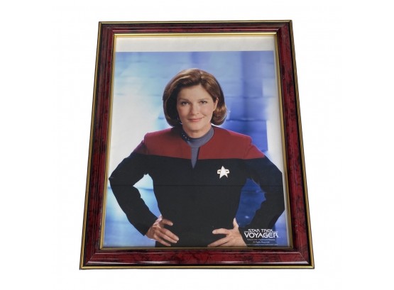 Star Trek Voyagers Katie Mulgrew As Captain Kathryn Janeway Photograph (12.75x10)