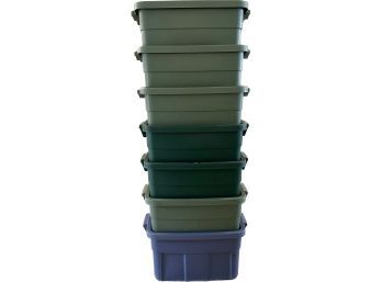 Rubbermaid Roughneck Storage Containers (7). Largest One Is 15x23x12