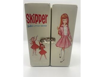 Skipper Barbies Little Sister Carrying Case