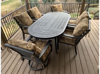 Gorgeous Outdoor Patio Furniure Great Condition, No Stains.  Under A Covered Porch/deck. Great Set, Big Table