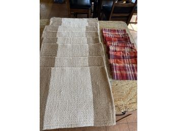Food Network Placemats And Unbranded Cloth Napkins