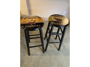 Set Of 2 Stools With Wine Decor