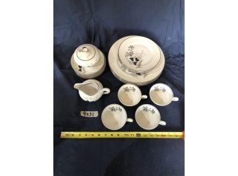 Stonegate Wooddale 4 Piece China Set With Teacups. (R)