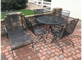 Six Piece Metal Patio Furniture Set       PF