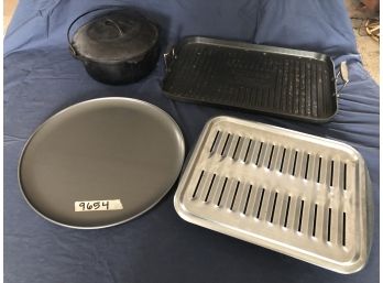 Cast Iron Pot With Lid, Ranchers Reserve Pan With Handles, 15 Pizza Pan, Pan With Grated Cover. (R)