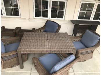 8 Piece Outdoor Patio Furniture Set       P