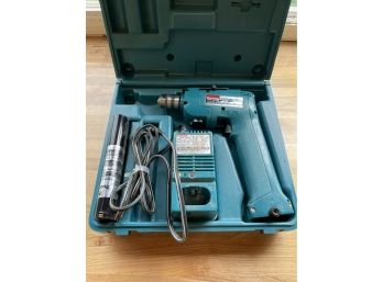 Makita Cordless Driver Drill In Hard Case. Fast Charger Included.