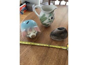 Set Of 3 Fun Ceramic Pieces. Piggy Bank And Flower Pots.