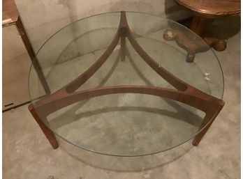 Mid Century Round Glass Top Table 3ft Around, With 3 Leg Table Underneath With Triangle Shape Inside.