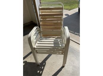 White Plastic/rubber Patio Chairs In A Set Of 4.
