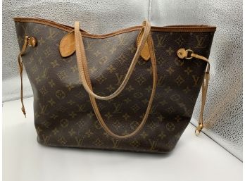 Authentic Louis Vuitton Articles De Voyage. Includes LV Box.