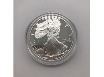 SILVER COIN, American Eagle Liberty Coin. 1 Ounce Silver. Velvet Box Included. Year 2000 Liberty Coin.