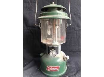 Vintage Coleman Lantern Model 220