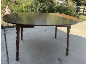 Elegant Wood Dining Table With Self Storing Leaf Extenders And Removable Center Leaf. Great Condition!