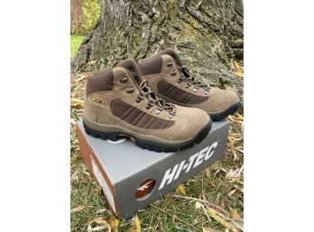 Hi-Tec Outdoor Nova Lite Hiking Boots, Mens Size 10. BRAND NEW IN BOX!