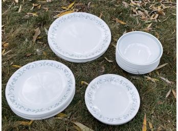 Beautiful Set Of Corelle Dishes. Big, Medium, And Small Plates, And Bowls.