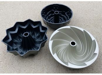 Three Lovely Bundt Pans With Very Cool Cake Designs!