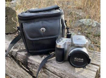 KODAK EasyShare Digital Camera With Black Camera Case