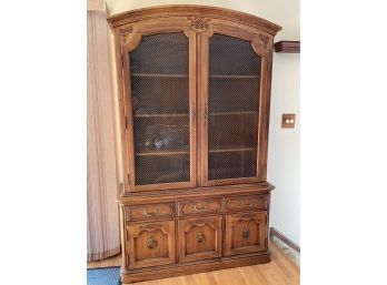 Stunning Thomasville Wood China Cabinet