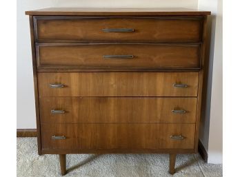 Lovely Mid-century Dresser In Fabulous Condition