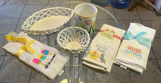 Lot/6 Kitchen Towels, Bowls And Planter - Nice Mother's Day Gift!