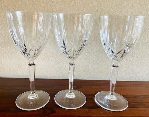 Set/3 Crystal Wine Goblets With Star Pattern - 7.75' T
