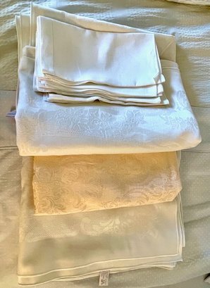 Lot/3 Vintage Tablecloths - 2 White, 1 Pale Yellow - With 6 White Linen Napkins