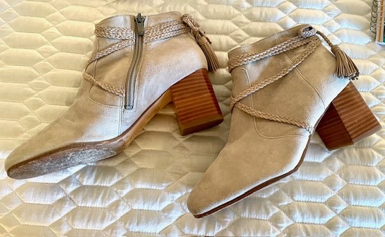 Via Spiga Beige Suede Ankle Boots With Braided Bow Backs - Size 37