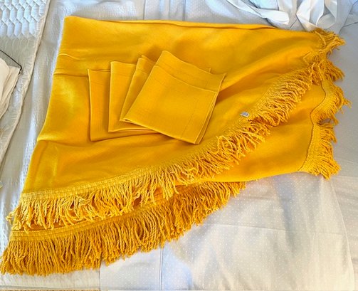 Vintage Vera Yellow Round Tablecloth With Fringe And 6 Napkins - 62'W - Never Used