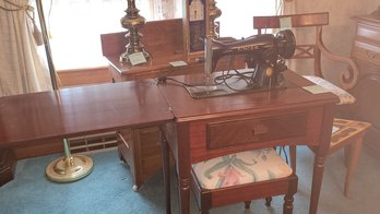 073 - SINGER SEWING MACHINE WITH TABLE AND STOOL