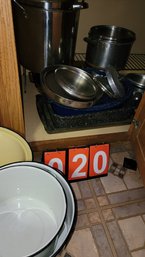 Kitchen Pots AND Pans - Lot 020