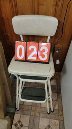 Chair/stepstool - Lot 023