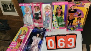 Lot OF Barbie's - Lot 063