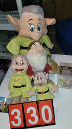 DISNEY STUFFED DWARFS LARGE & MEDIUM - LOT 330