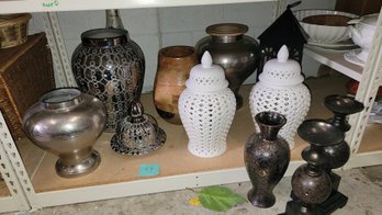 047 Lot Of Vases /Decor