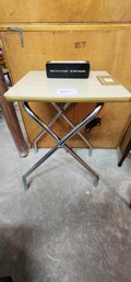 055 A - PROJECTOR TABLE