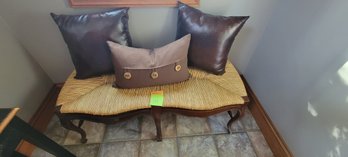 144- BENCH W 3 PILLOWS