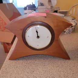 018 - TABLE CLOCK