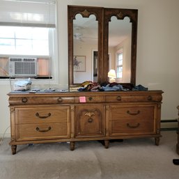 070 - Vintage Thomasville Dresser W Mirror