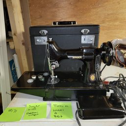 171 - Featherweight Vintage Sewing Machine