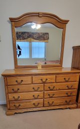 040 - CARLISLE COLLECTION DRESSER AND MIRROR