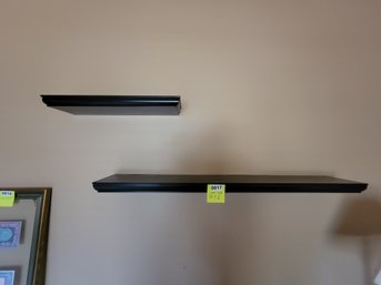 017 - FLOATING SHELVES - MUST REMOVE