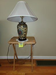 040 - TABLE AND LAMP