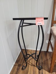 168 - ACCENT STAND